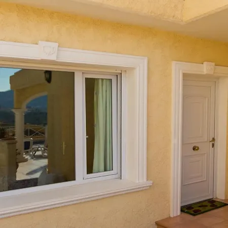 בית נופש Abahana Villas Sandra קלפה